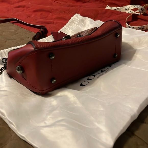 Authentic Coach shoulder bag from their reserved line. - Picture 12 of 16